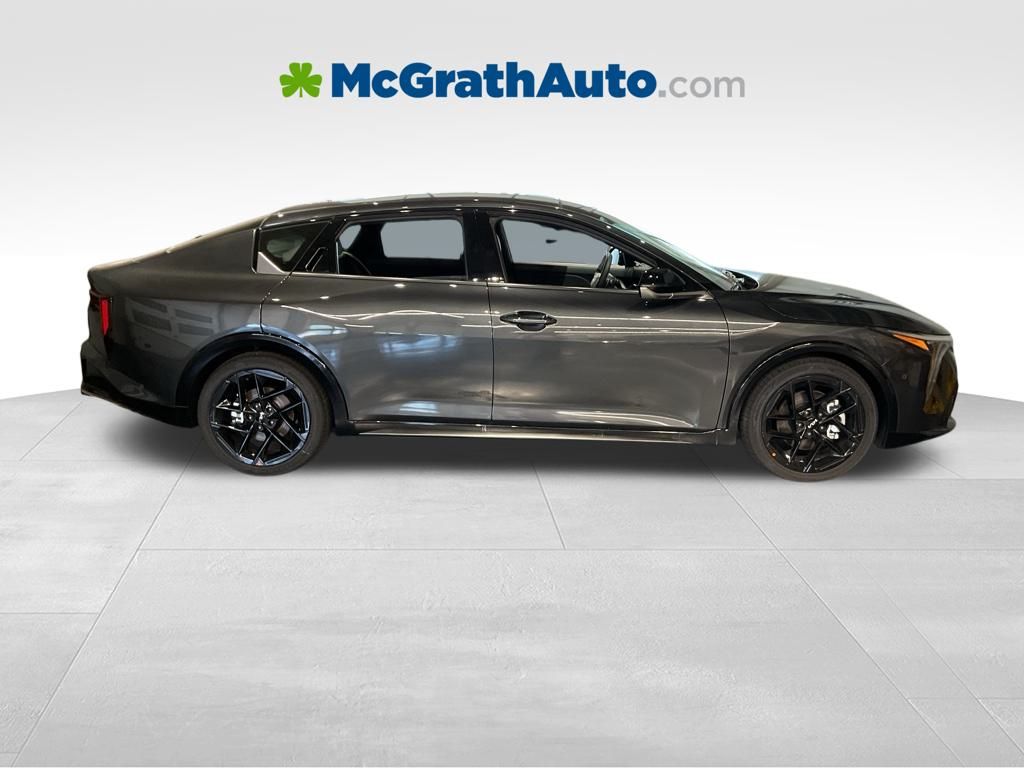 2025 Kia K4 GT-Line Turbo photo 2