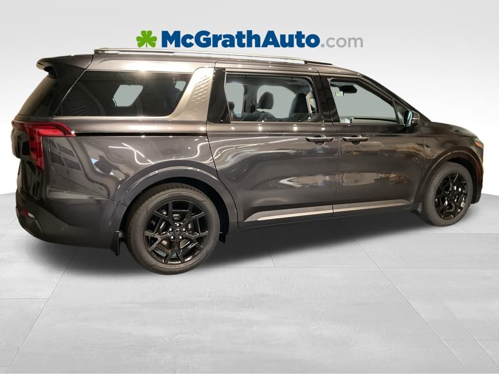 2026 Kia Carnival SX photo 3