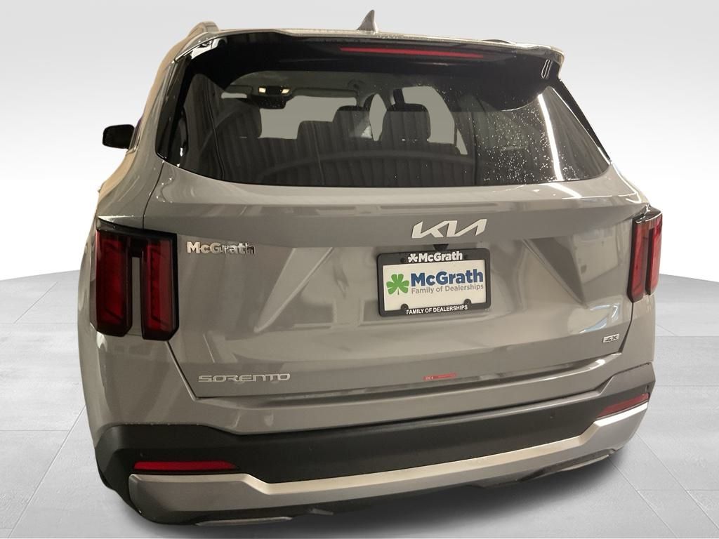 2026 Kia Sorento S photo 3