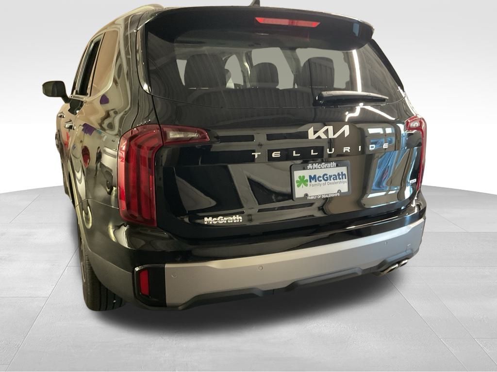 2025 Kia Telluride S photo 2