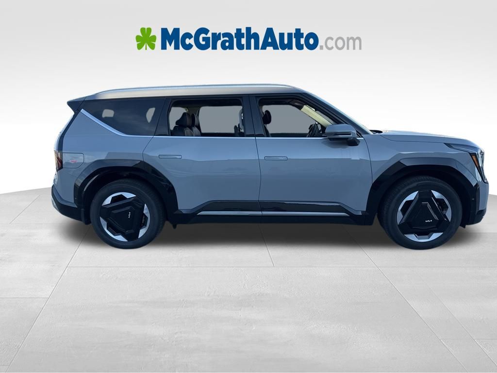 2026 Kia EV9 Land photo 2