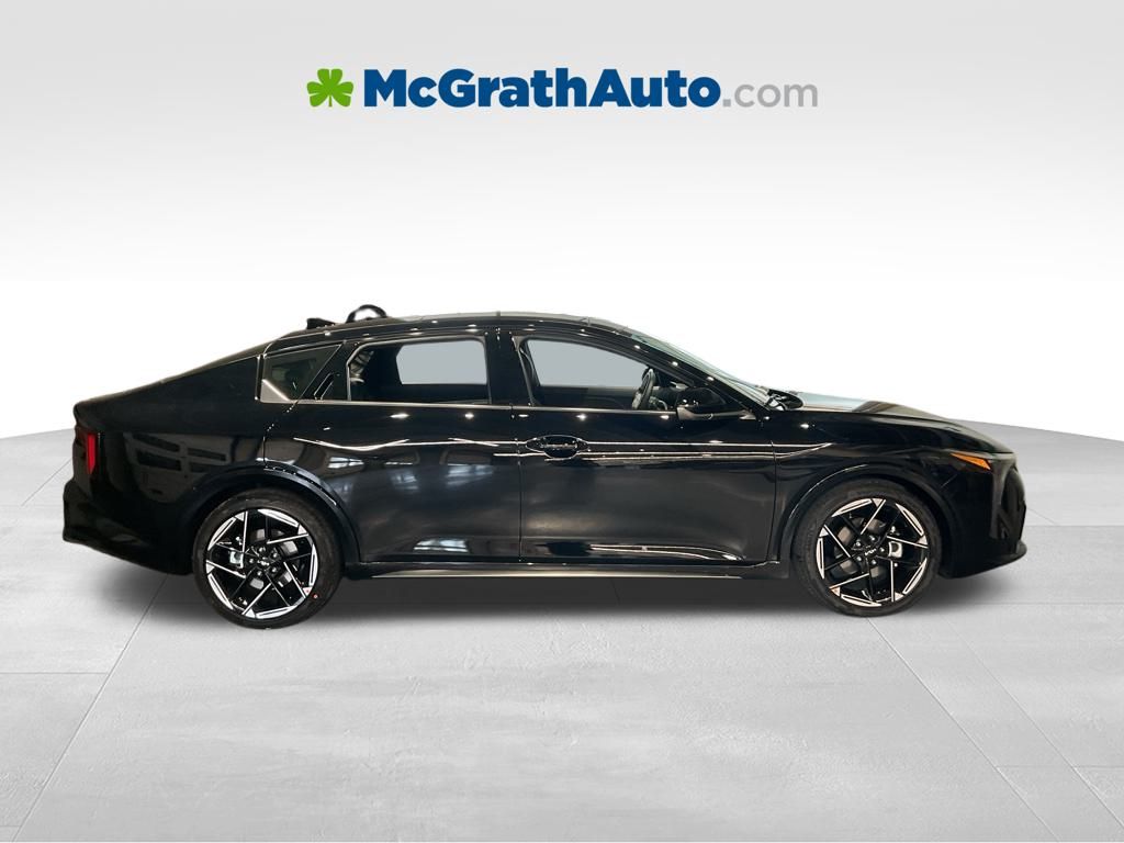 2025 Kia K4 GT-Line photo 2