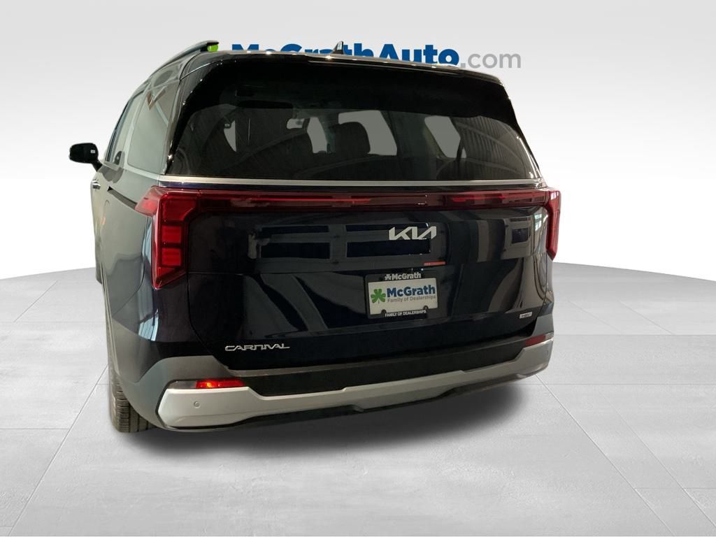 2026 Kia Carnival EX photo 3