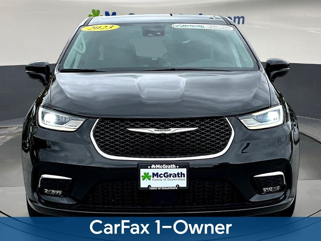 Certified 2023 Chrysler Pacifica Touring L Minivan/Van