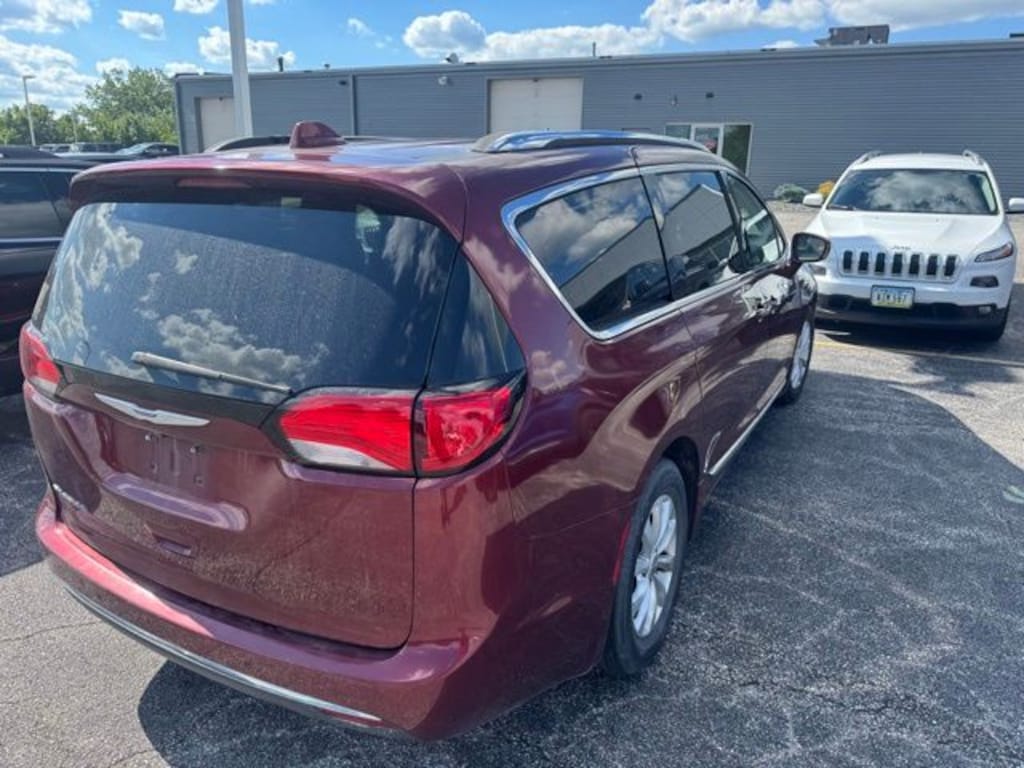 Certified 2019 Chrysler Pacifica Touring L Minivan/Van
