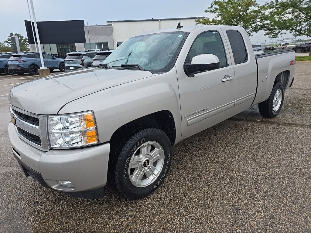 Used 2009 Chevrolet Silverado 1500 LTZ Extended Cab