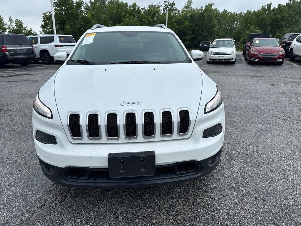 Used 2018 Jeep Cherokee Latitude SUV