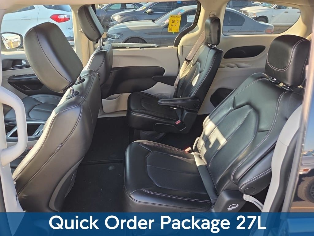 Certified 2023 Chrysler Pacifica Touring L Minivan/Van
