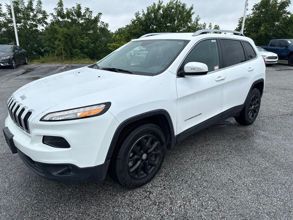 Used 2018 Jeep Cherokee Latitude SUV