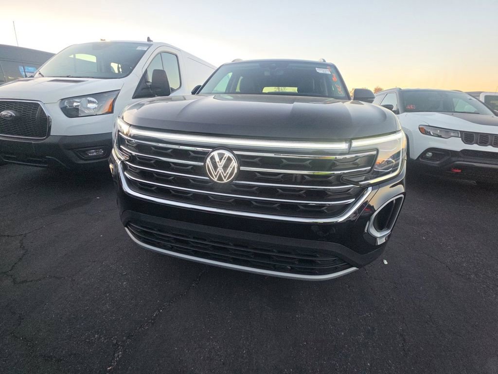 Certified 2025 Volkswagen Atlas 2.0T SE w/Technology SUV