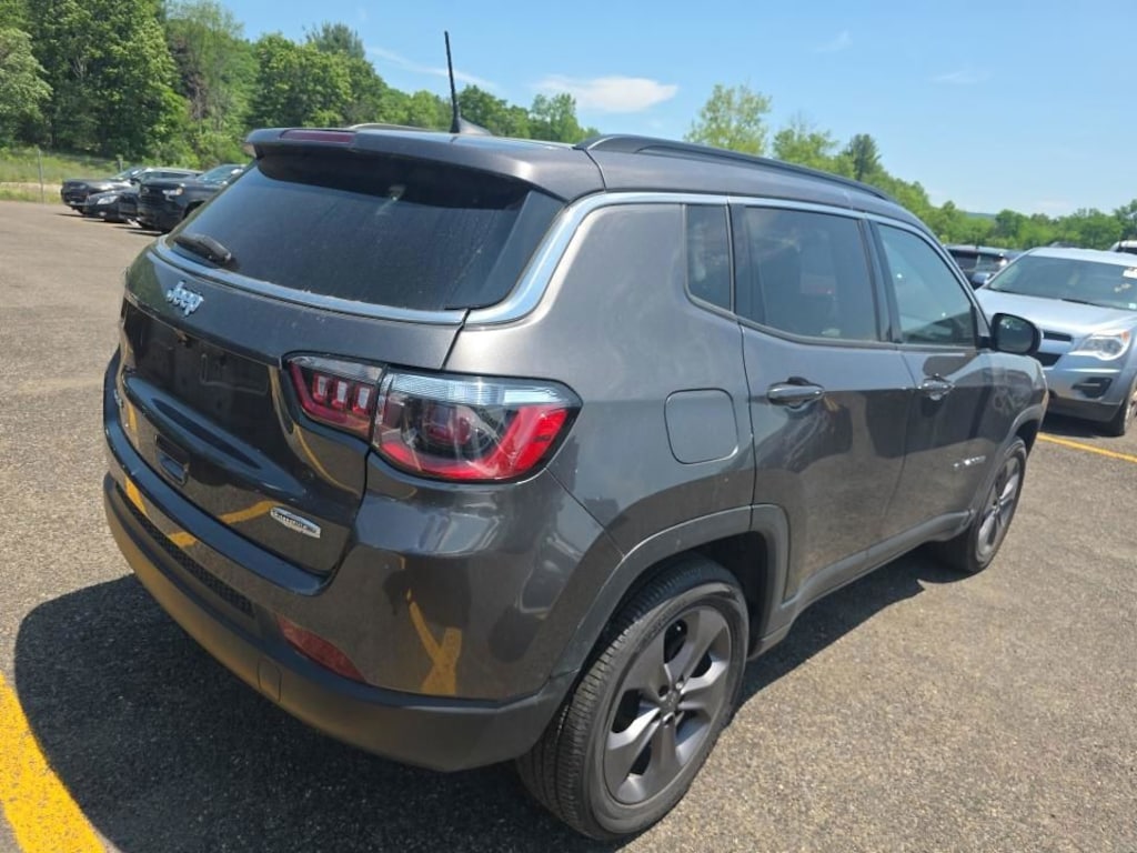 Certified 2022 Jeep Compass Latitude Lux SUV
