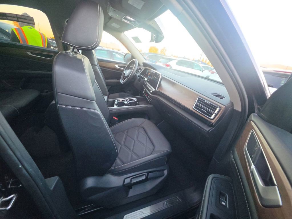 Certified 2025 Volkswagen Atlas 2.0T SE w/Technology SUV