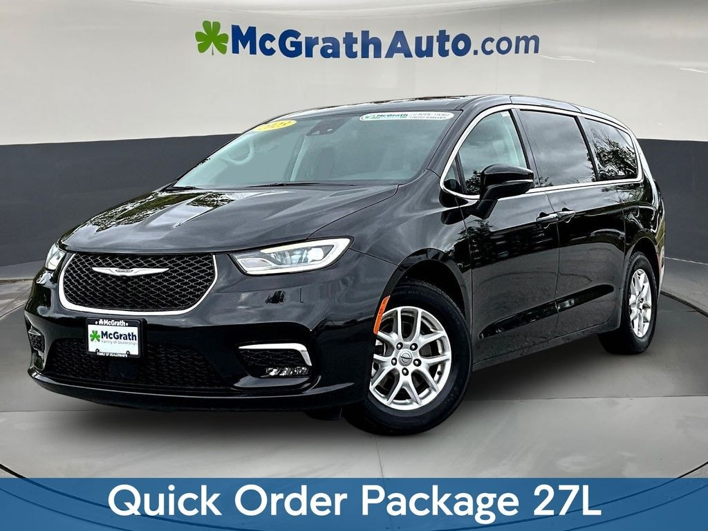 Certified 2023 Chrysler Pacifica Touring L Minivan/Van