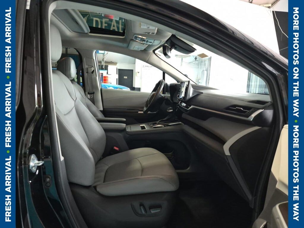 Used 2024 Toyota Sienna XLE Minivan/Van