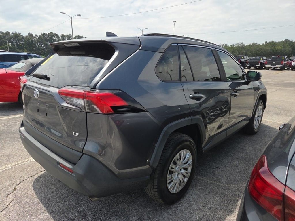 2019 Toyota RAV4 LE photo 2
