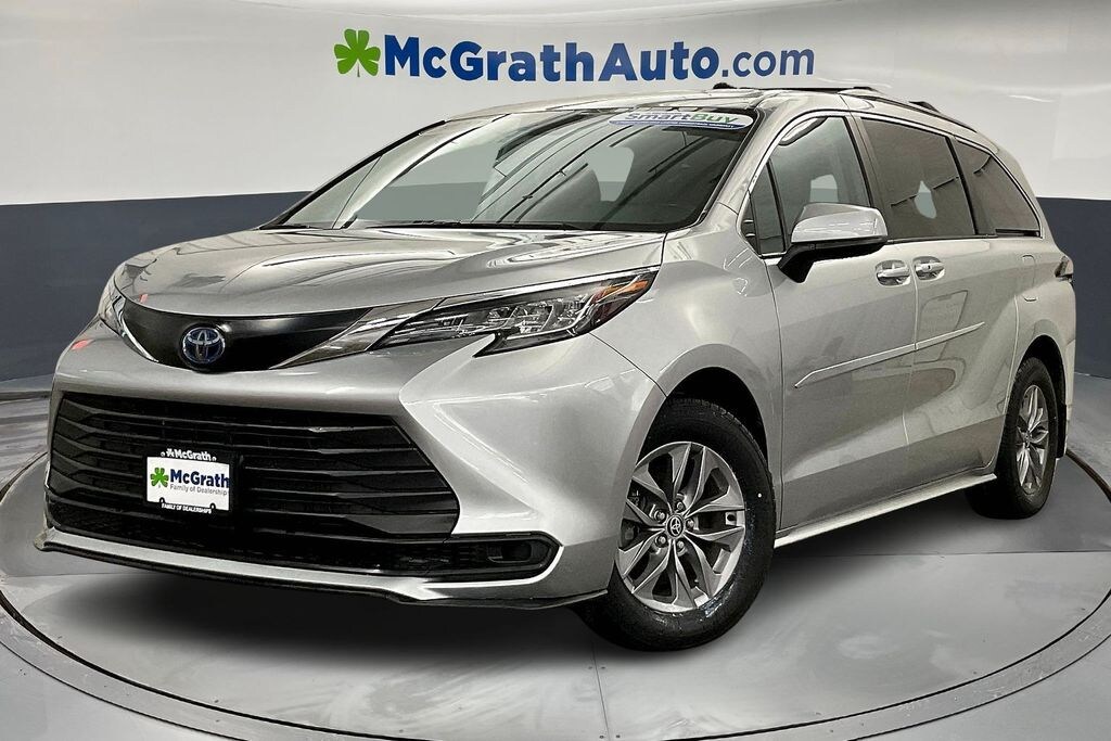 Used 2022 Toyota Sienna LE Minivan/Van