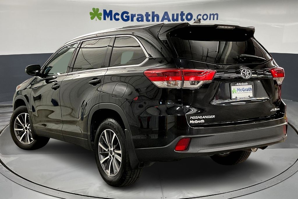 2019 Toyota Highlander XLE photo 3