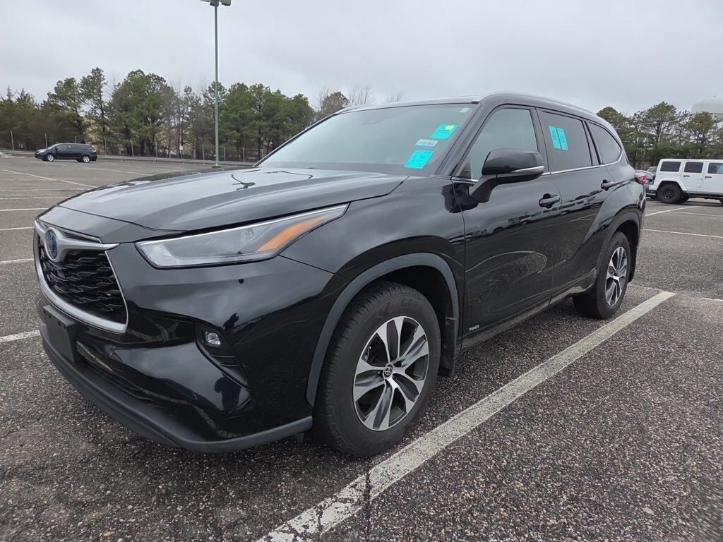 Certified 2022 Toyota Highlander Hybrid XLE SUV