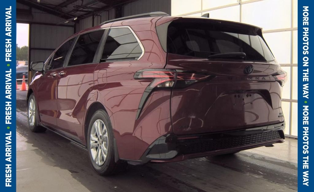 Certified 2021 Toyota Sienna XSE Minivan/Van