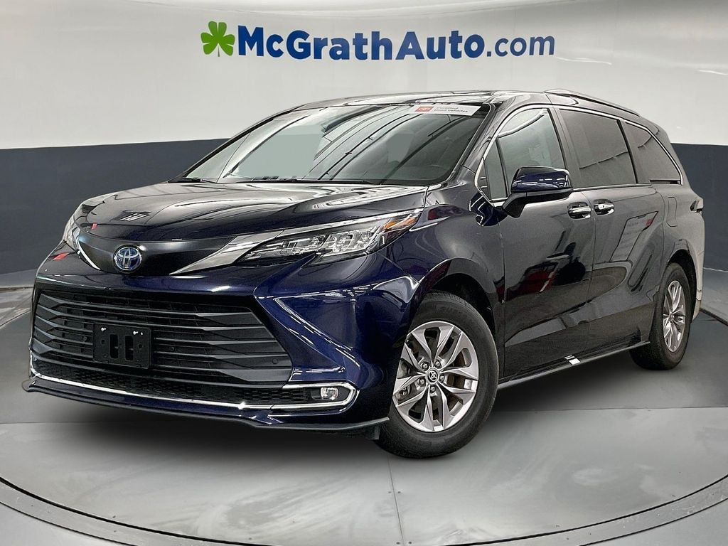 Used 2023 Toyota Sienna XLE Minivan/Van