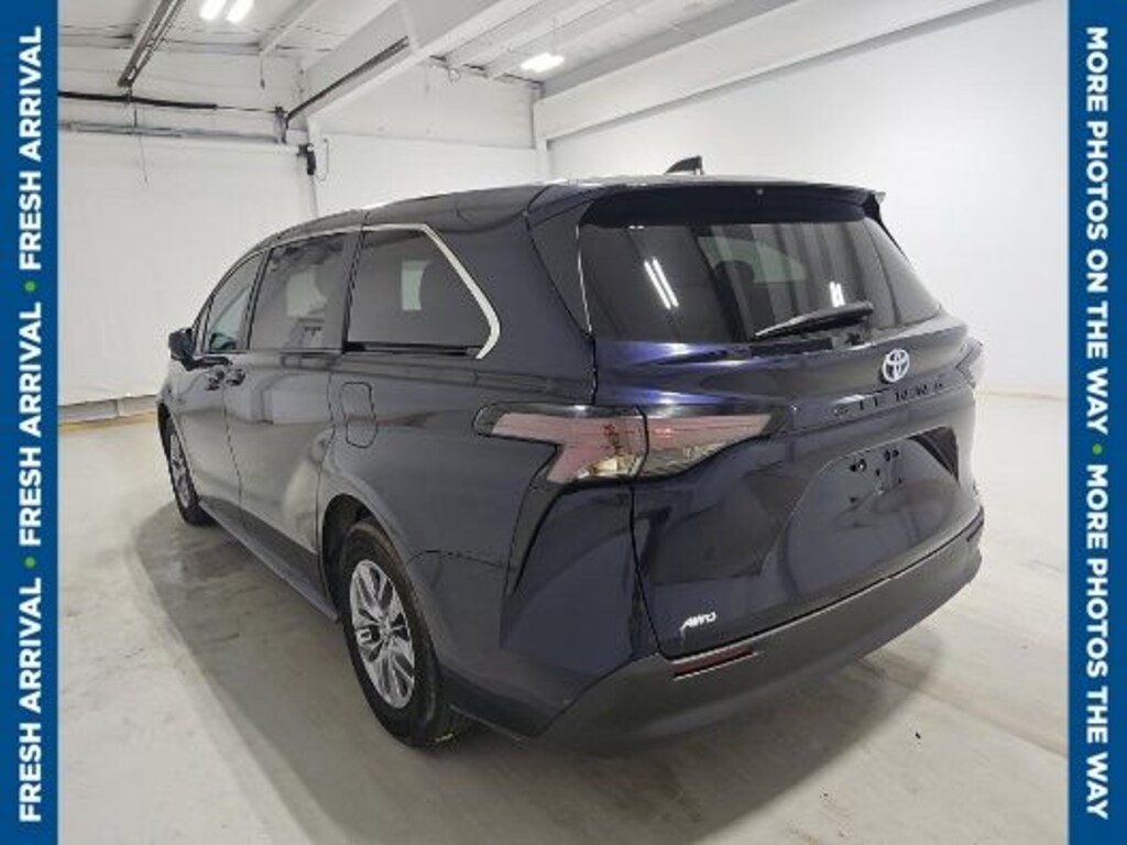 Used 2023 Toyota Sienna LE Minivan/Van