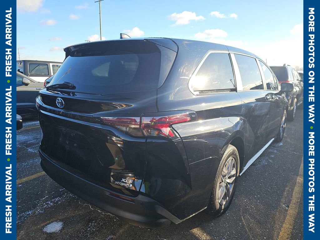 Certified 2024 Toyota Sienna XLE Minivan/Van
