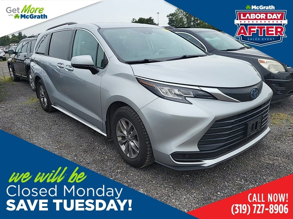 Used 2023 Toyota Sienna LE Minivan/Van