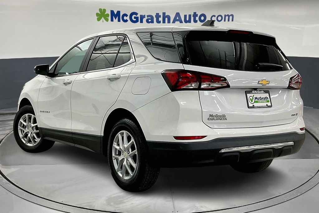 2024 Chevrolet Equinox LT photo 3