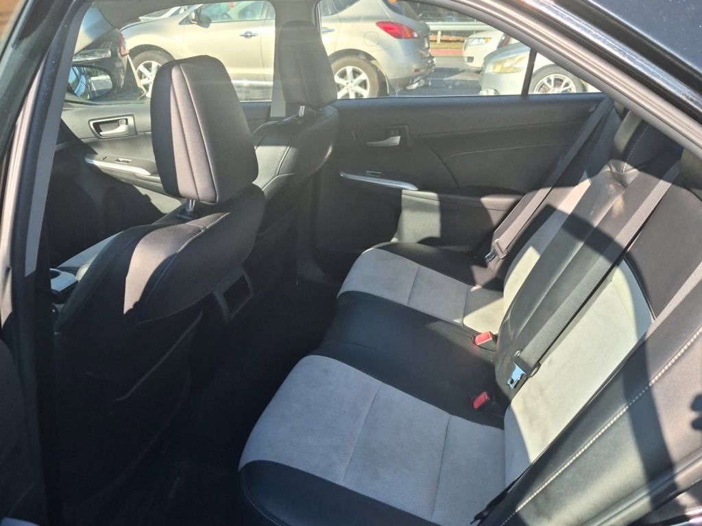 Used 2013 Toyota Camry SE Sedan