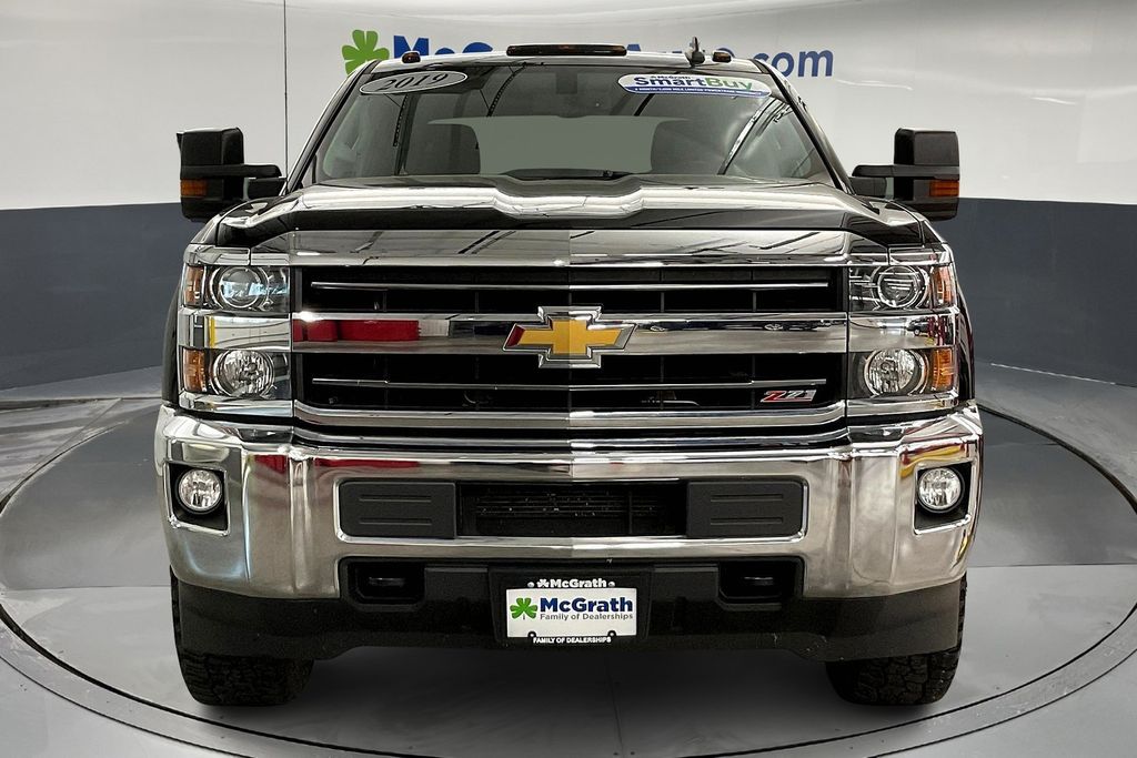 2019 Chevrolet Silverado 2500HD LT photo 3