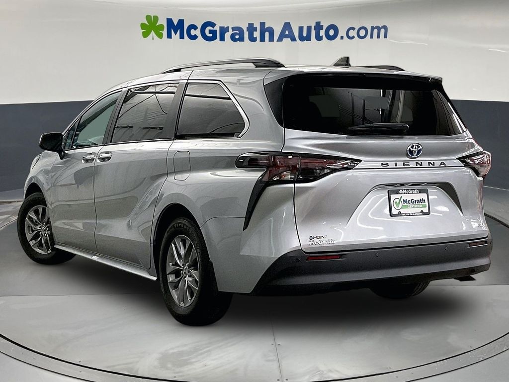 Used 2025 Toyota Sienna XLE Minivan/Van
