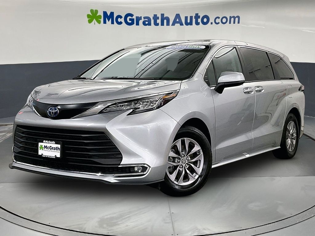 Used 2023 Toyota Sienna XLE Minivan/Van