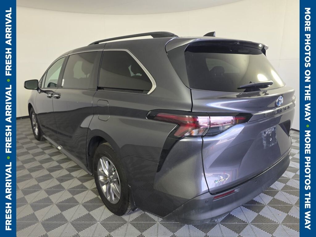 Used 2025 Toyota Sienna XLE Minivan/Van