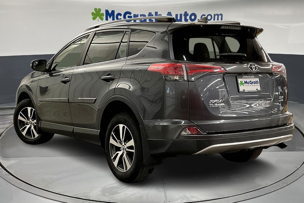 2017 Toyota RAV4 XLE photo 2