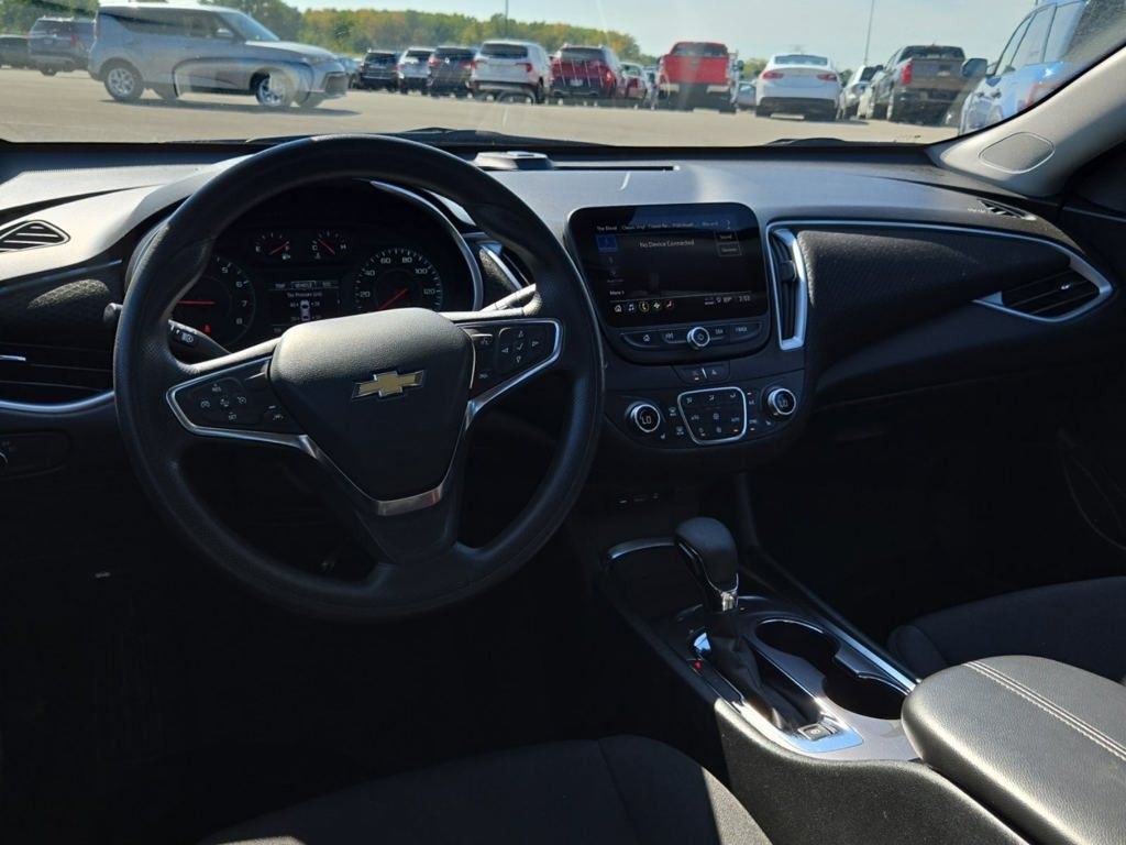2024 Chevrolet Malibu 1LT photo 3
