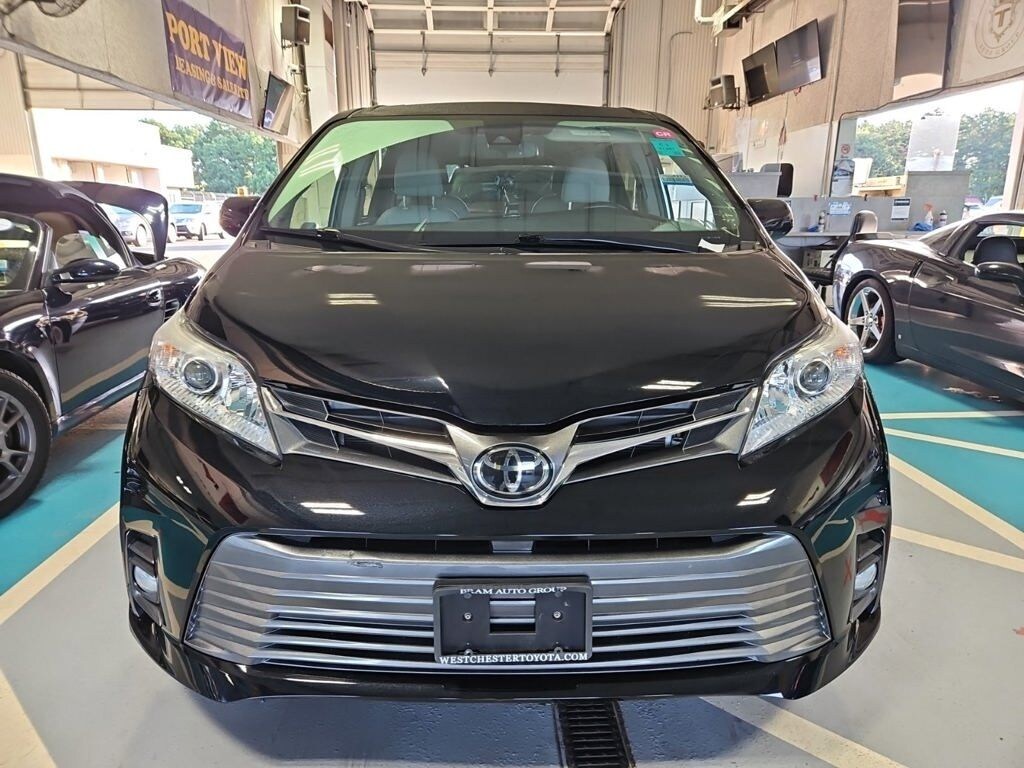 Used 2019 Toyota Sienna XLE Premium Minivan/Van