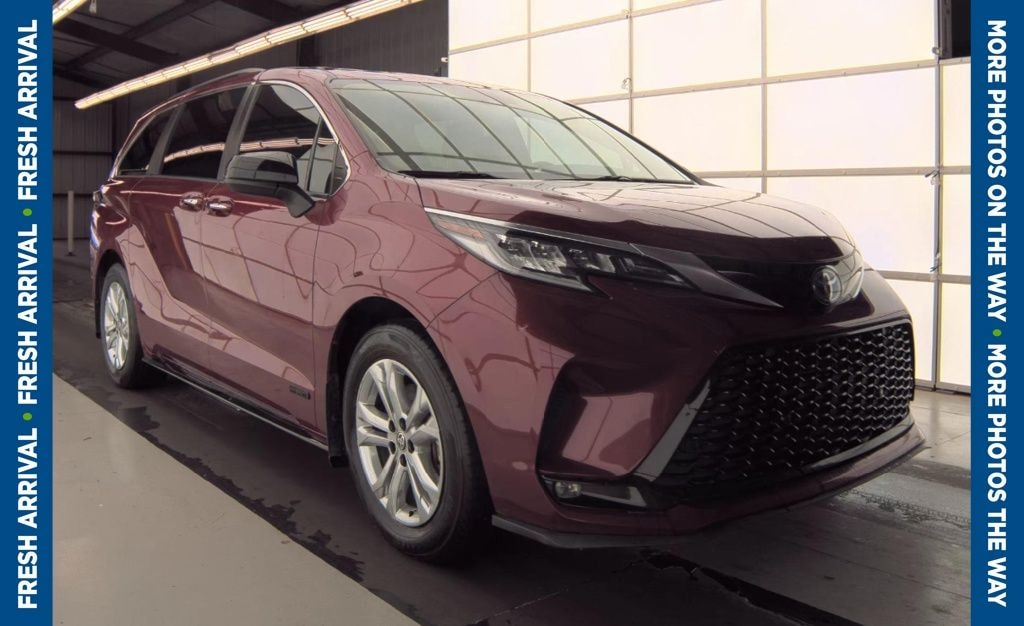 Certified 2021 Toyota Sienna XSE Minivan/Van