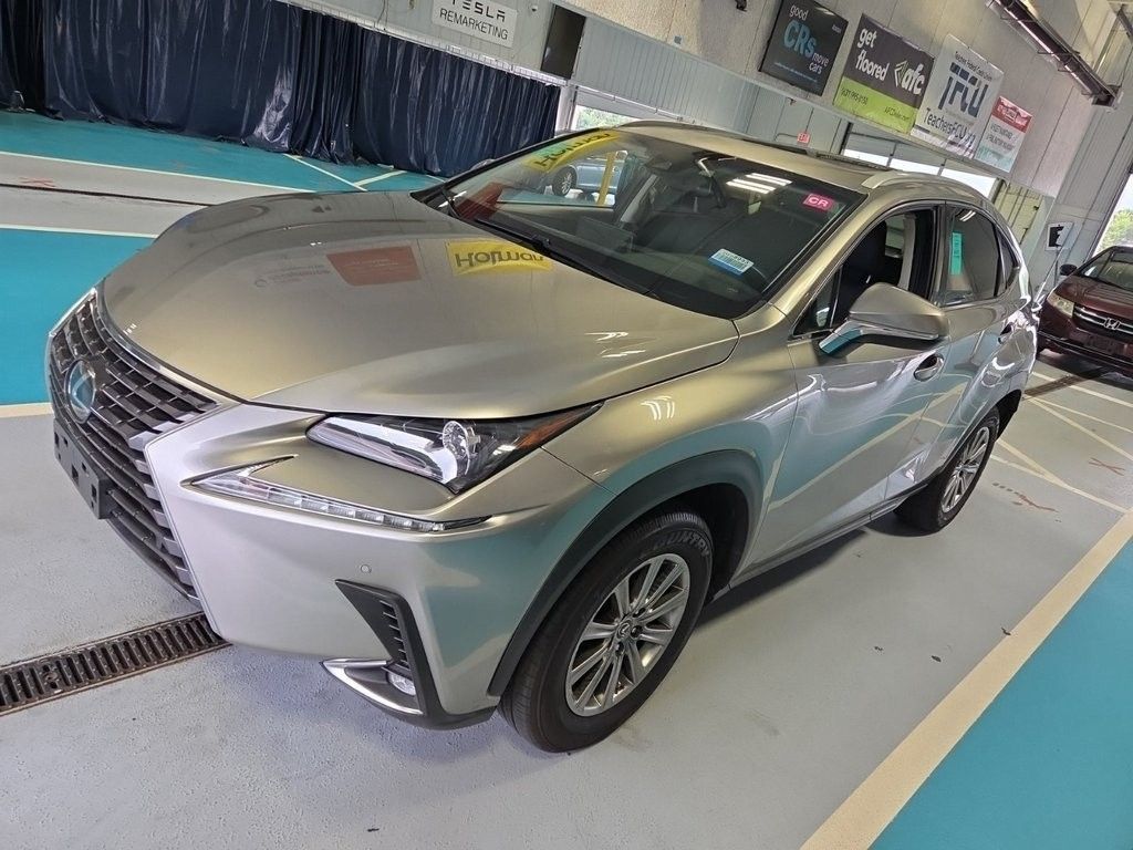2018 Lexus NX 300 Luxury photo 2