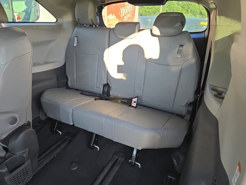 Certified 2023 Toyota Sienna XLE Minivan/Van