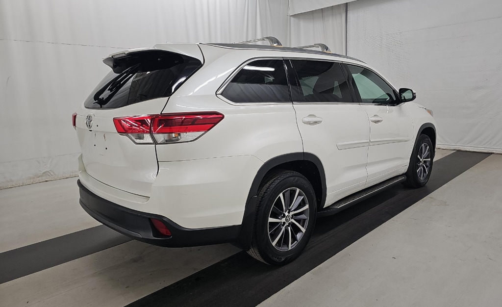 Used 2017 Toyota Highlander XLE SUV