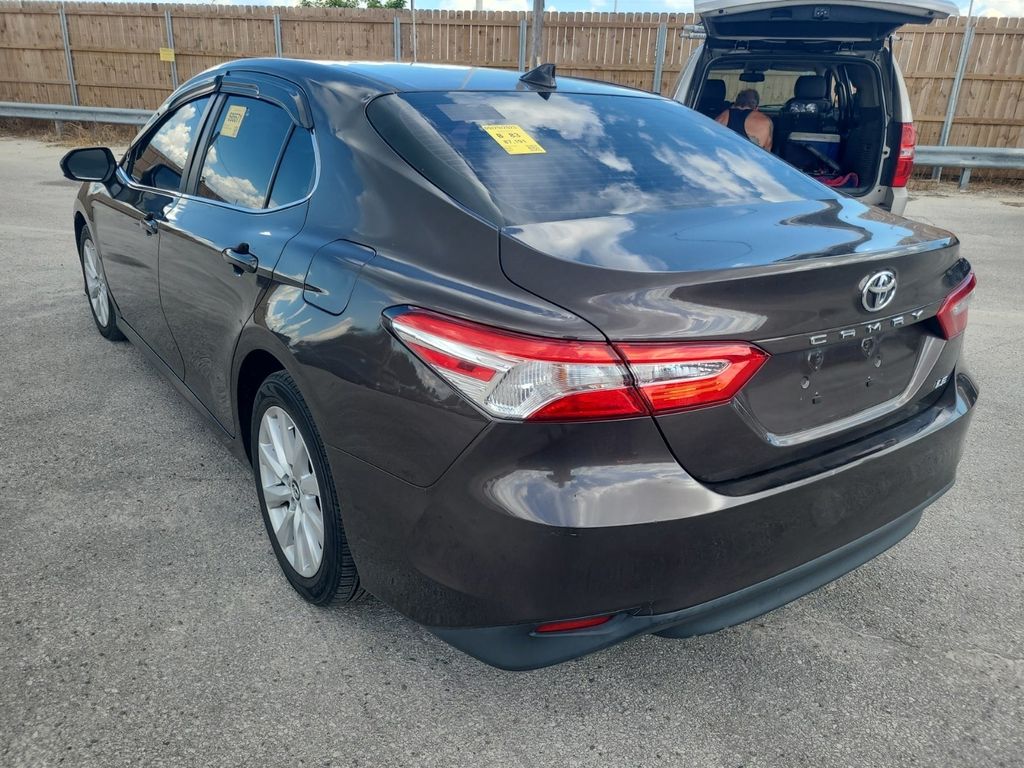 2019 Toyota Camry LE photo 4