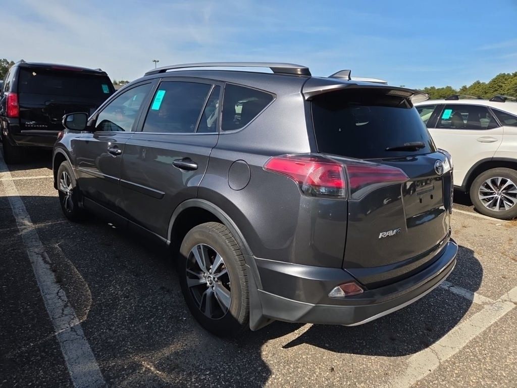 2017 Toyota RAV4 XLE photo 2