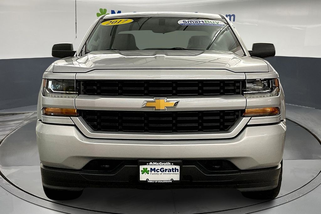 2017 Chevrolet Silverado 1500 Custom photo 4