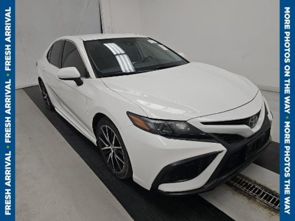 Used 2021 Toyota Camry SE Sedan