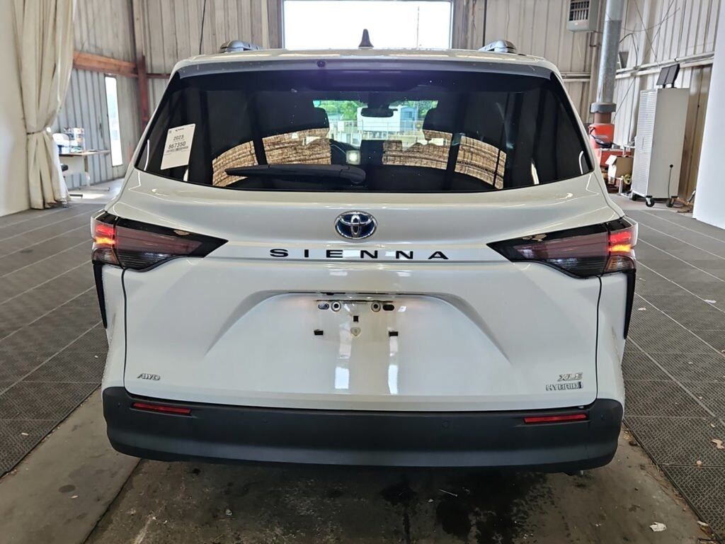 Used 2023 Toyota Sienna XLE Minivan/Van