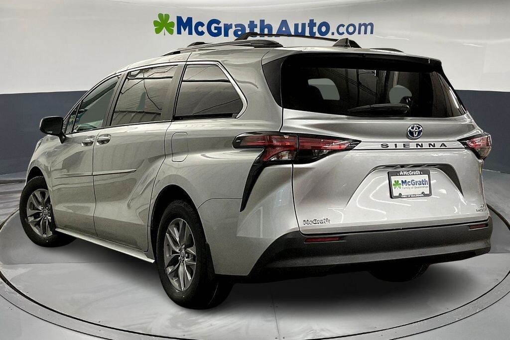 Used 2022 Toyota Sienna LE Minivan/Van