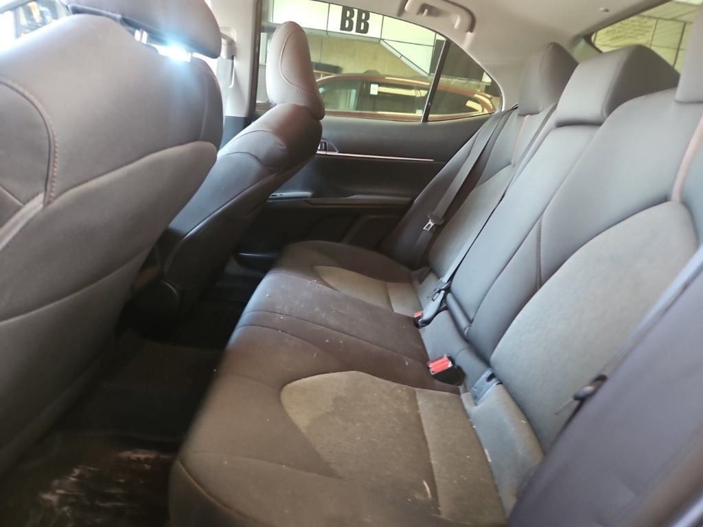 2019 Toyota Camry LE photo 4