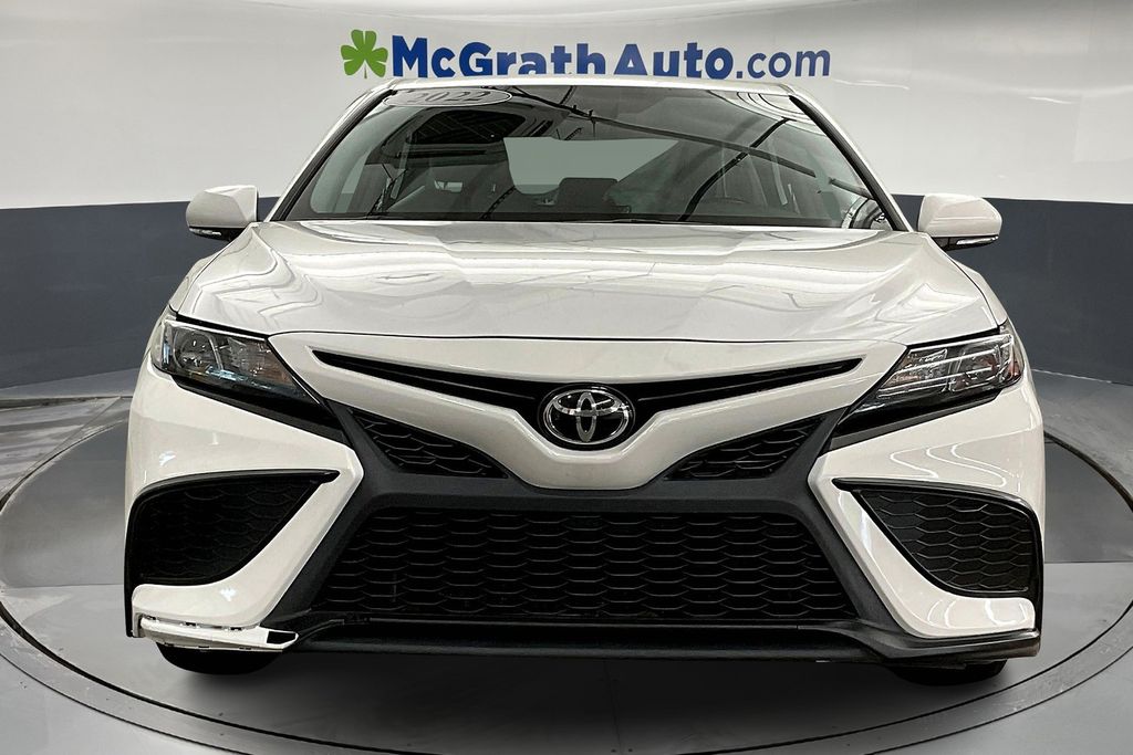 2022 Toyota Camry SE photo 4