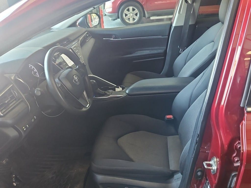 2019 Toyota Camry LE photo 2