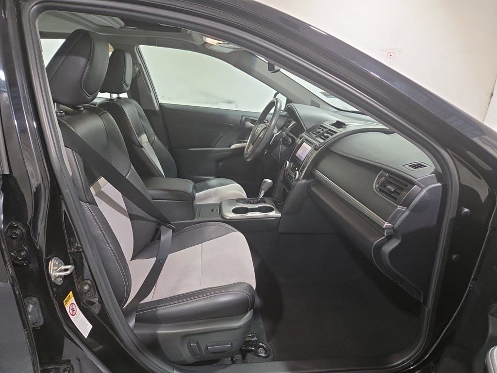 Used 2013 Toyota Camry SE Sedan